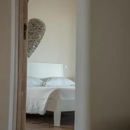 Greta Villa *
