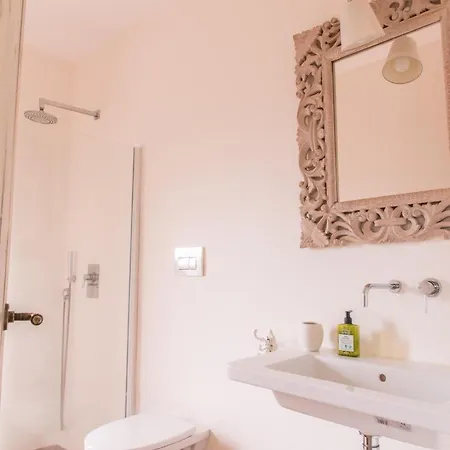 Greta Villa *